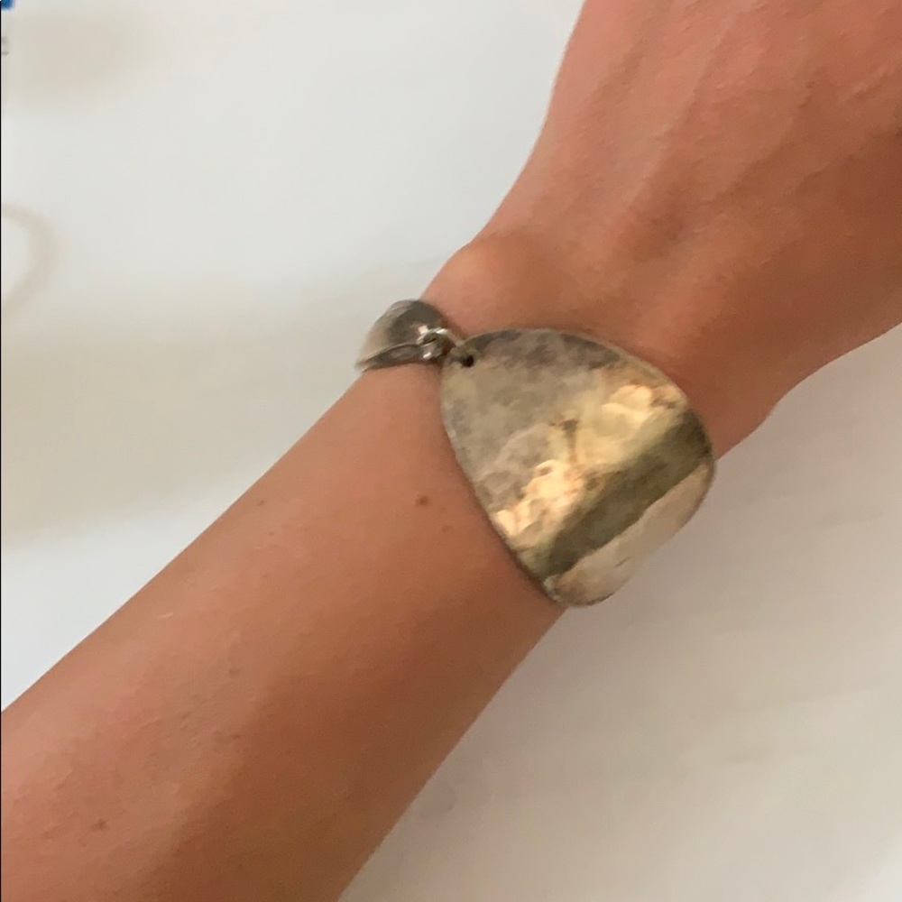 Metal and magnet bracelet